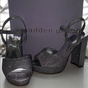 Madden Girl Silver Sharp Fab Heels 🤩